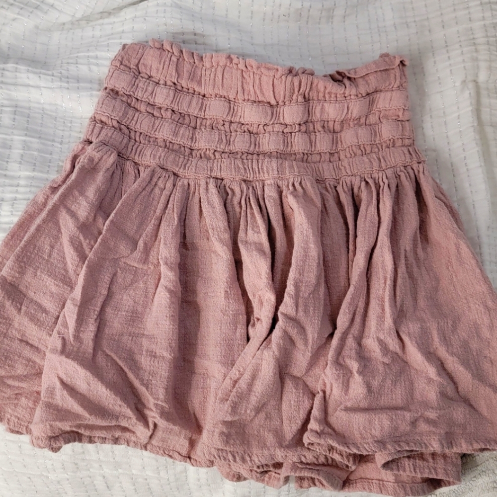 cute light pink stretchy flowy skirt